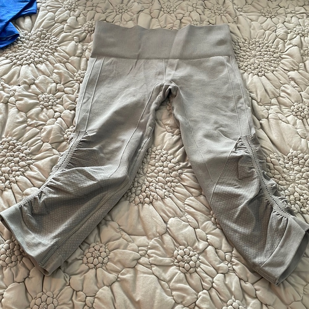 Lululemon cropped leggings